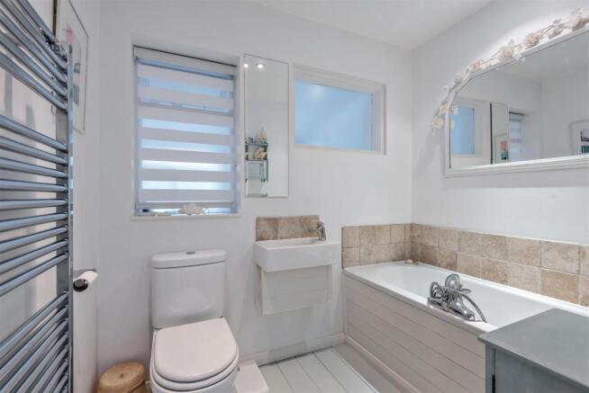Bathroom.jpg