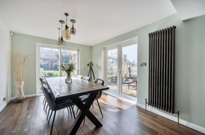 1422976-11-69a97e...