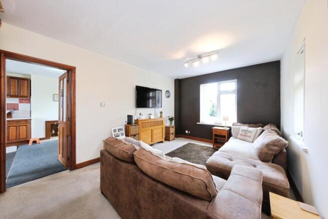 3 bed Semi-Detached for sale Image 6