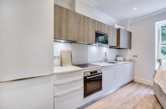 1302105-10-683edc...