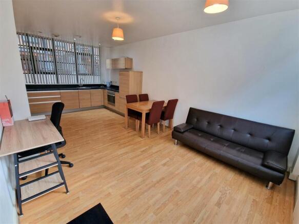 Lounge/Kitchen
