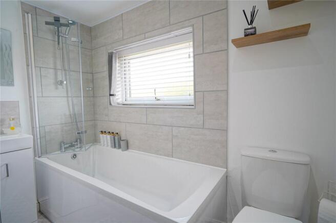 3 bed Terraced for sale Image 9