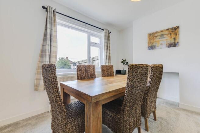 4 bed Semi-Detached for sale Image 6