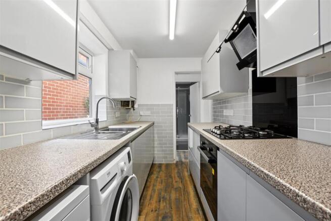 Kitchen_1.jpeg