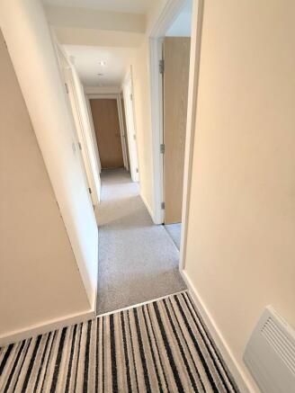 2 bed Flat to rent Image 6