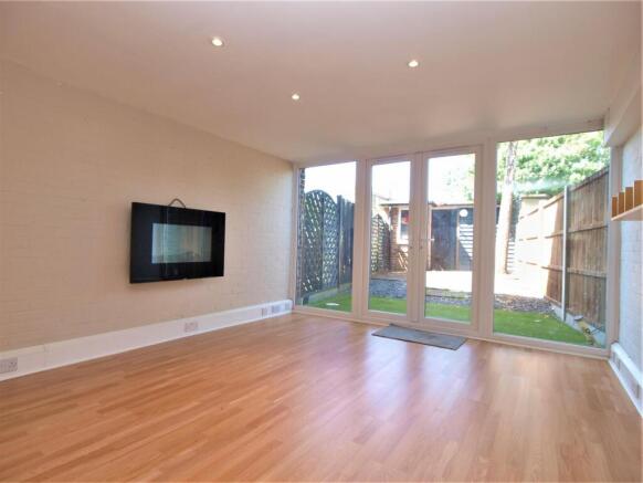 Bed3.GardenRoom.jpg