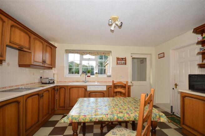 Kitchen/ Breakfast Area