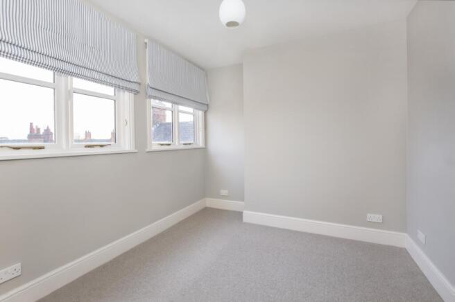 4 bed Terraced to rent Image 10