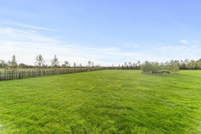 6 bed Detached for sale Image 5