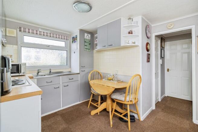 Totnes Road, Abbotskerswell, Newton Abbot photo 4