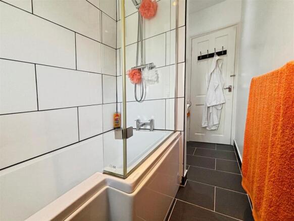 3 bed Terraced for sale Image 11