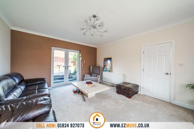 5 bed Detached for sale Image 4