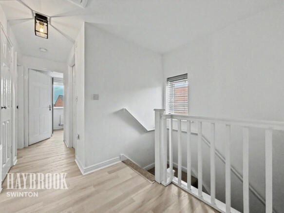 4 bed Detached for sale Image 12