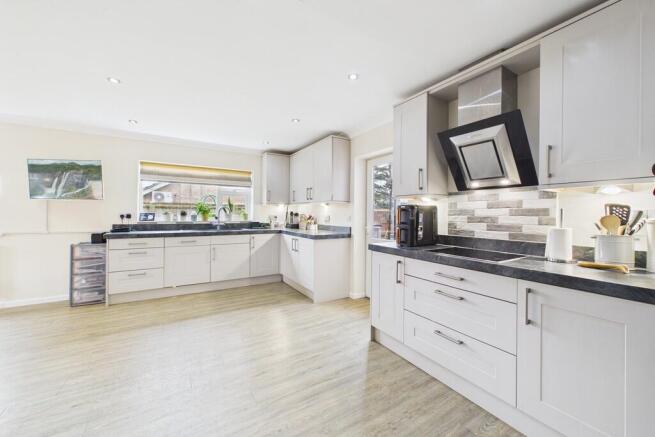 CAM01689G0-PR0503...