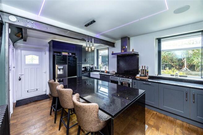 3 bed Semi-Detached for sale Image 7