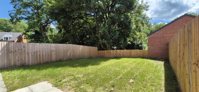 4 bed Detached for sale Image 7