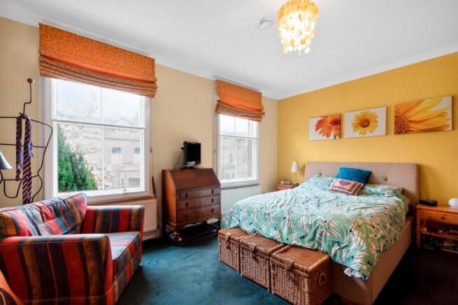 4 bed Terraced for sale Image 9