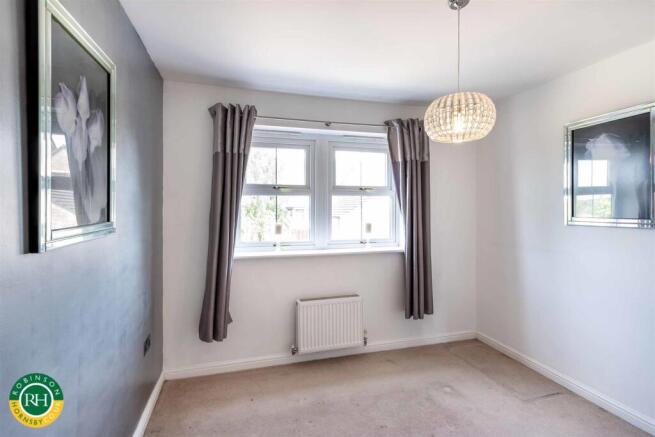 5 bed Detached for sale Image 12