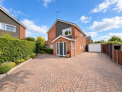 Broom Grove, Knebworth