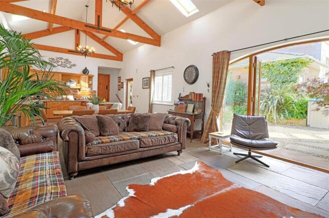 Living Room / Kitchen Diner