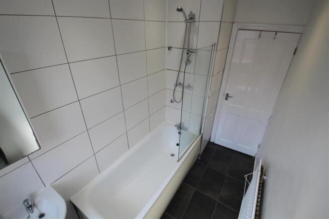 4 bed Terraced to rent Image 8