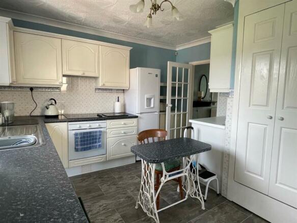 Kitchen..jpg