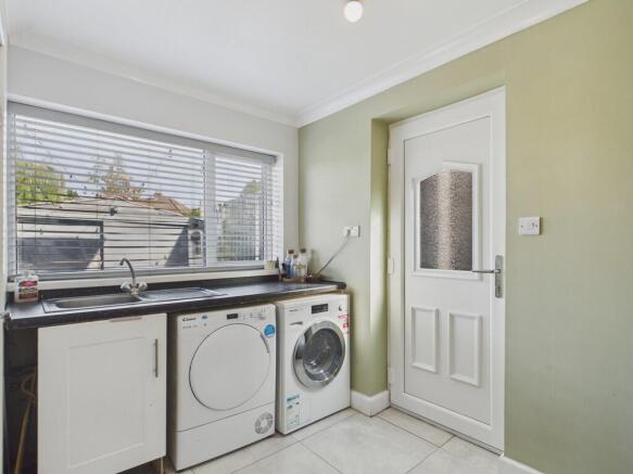 4 bed Semi-Detached for sale Image 7