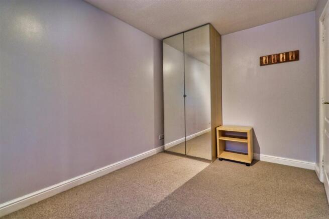 2 bed Flat to rent Image 6