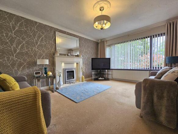 Lounge 12