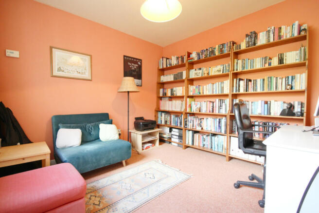 Bedroom 5/Study