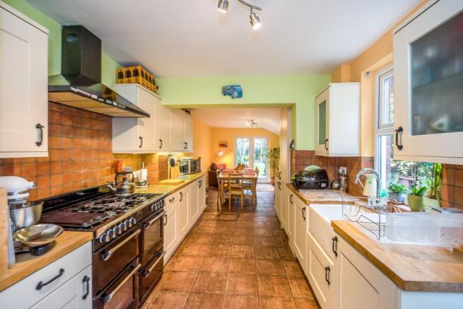 Kitchen/
Breakfast R