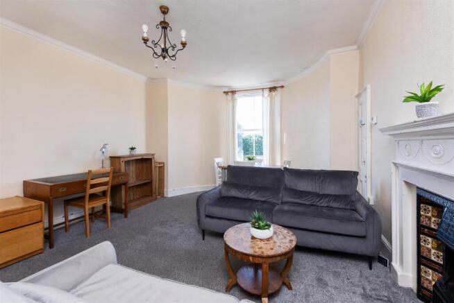 Top Floor Flat, 46 Rivers Street-8 (2).jpg