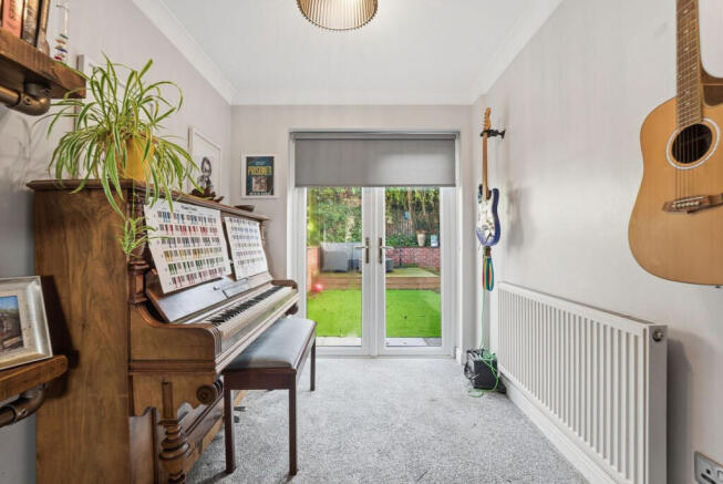 4 bed Detached for sale Image 7
