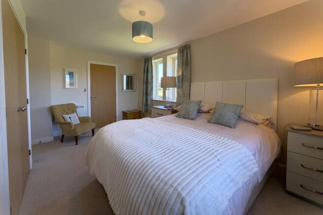 2 bed Flat for sale Image 8