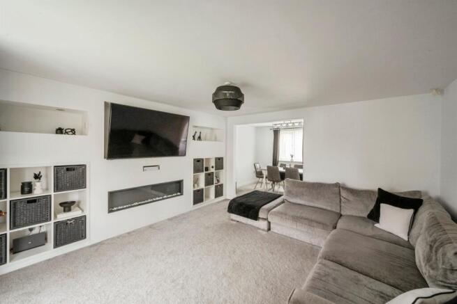 4 bed Detached for sale Image 6