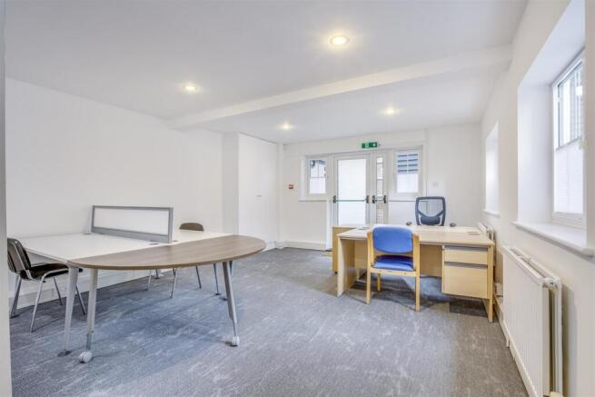 Red Lion House, 600 London Rd, HP11 1EX-1.jpg