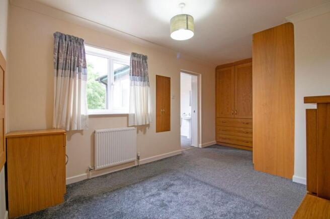 4 bed Detached for sale Image 11