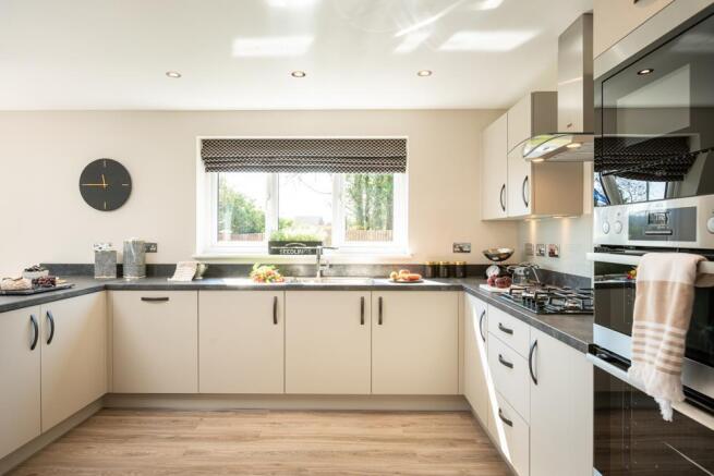 4 bed Detached for sale Image 4