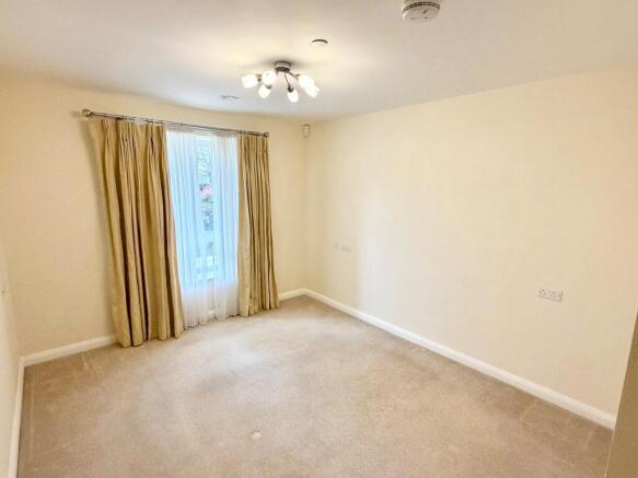 2 bed Apartment for sale Image 7
