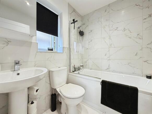 3 bed Semi-Detached for sale Image 11