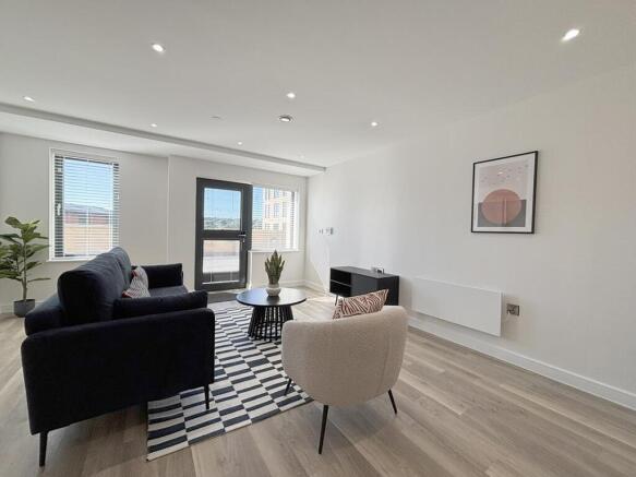 2 bed Flat to rent Image 5