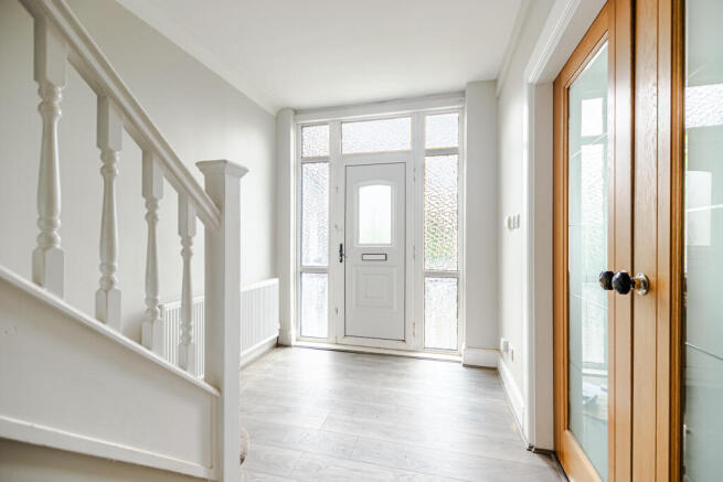 5 bed Semi-Detached for sale Image 8