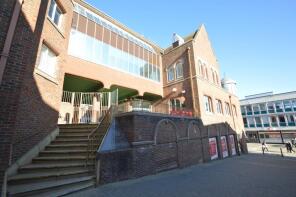 5, Amberley Place, Windsor SL4 1TE