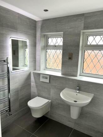 Linwood Drive, Bathroom