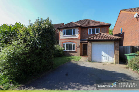 Coed Camlas, Pontypool