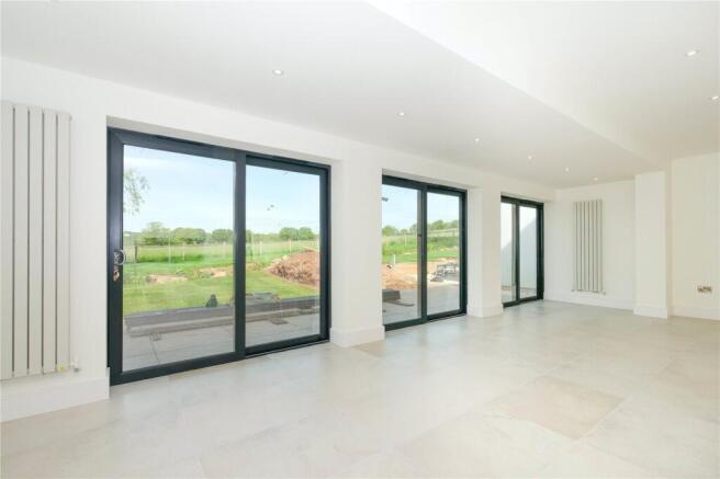 4 bed Detached for sale Image 10