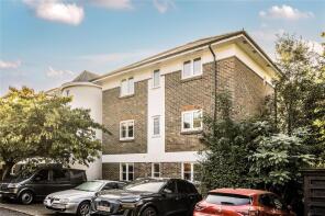 104, St Josephs Vale, London SE3 0XQ