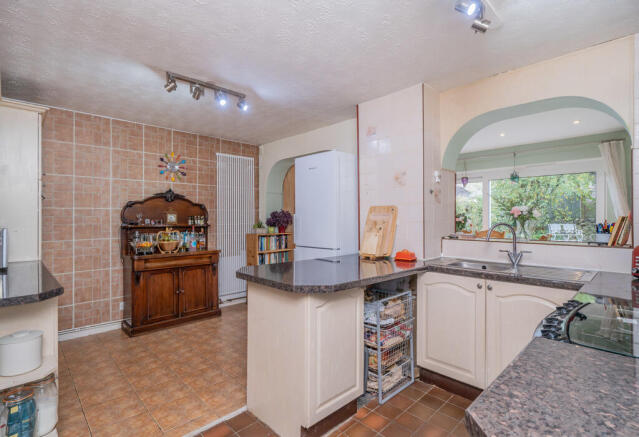 Kitchen/Dining