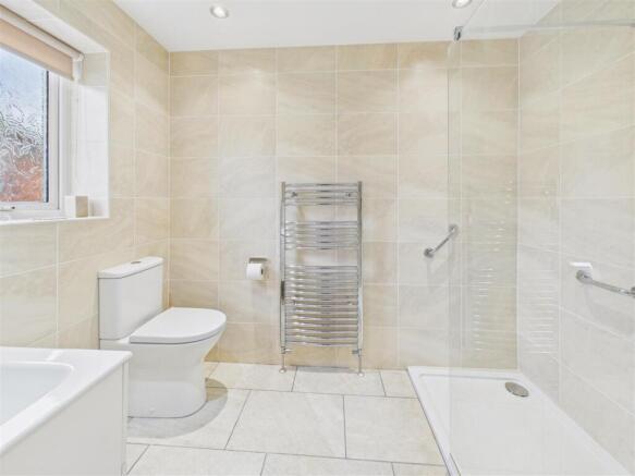 3 bed Detached Bungalow for sale Image 11