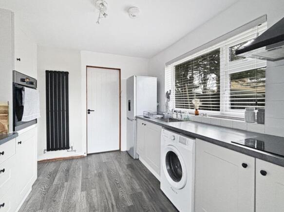 Denham Close, Wivenhoe, Colchester, CO7 photo 4